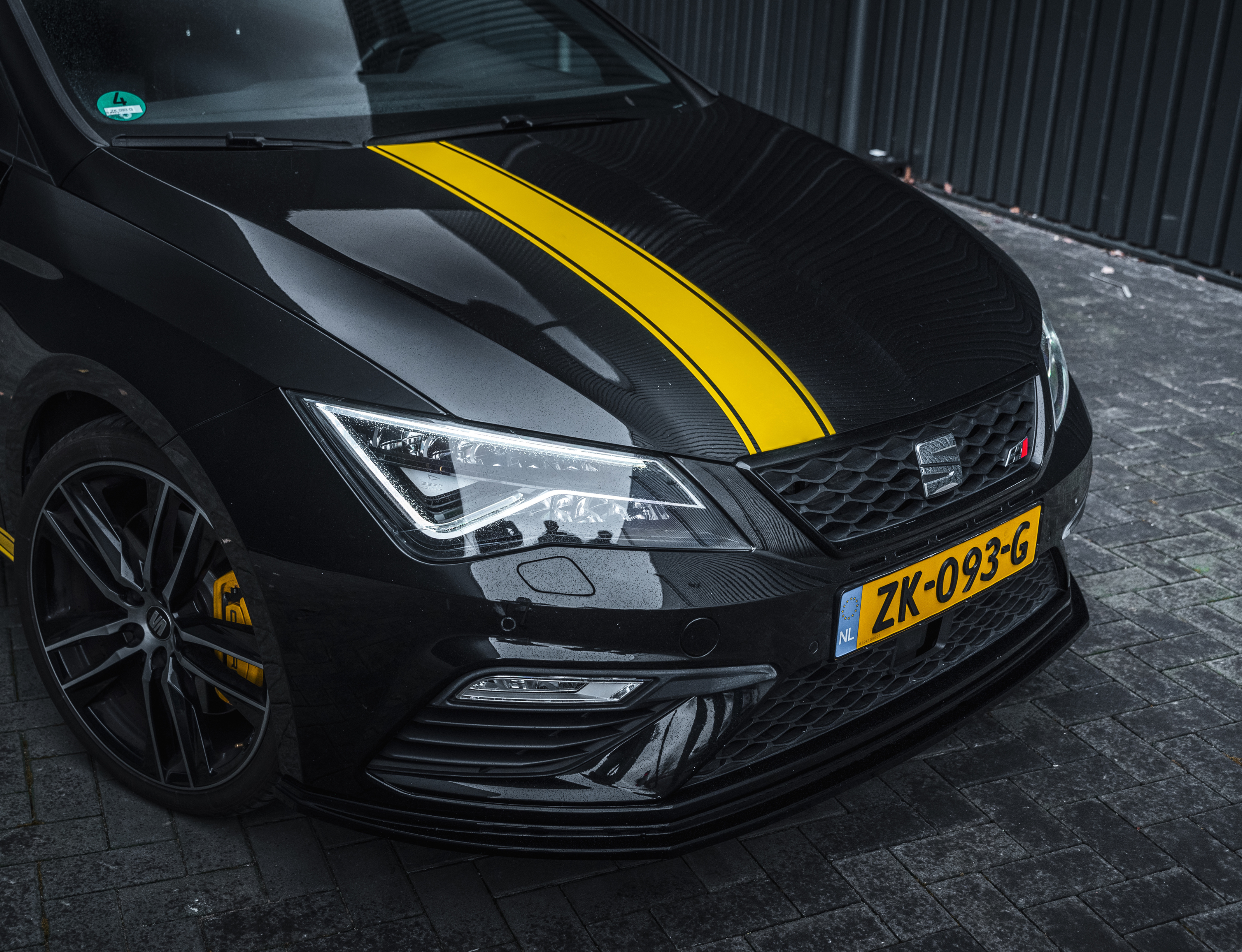 Autostriping: geef je auto een scherpe streep mee